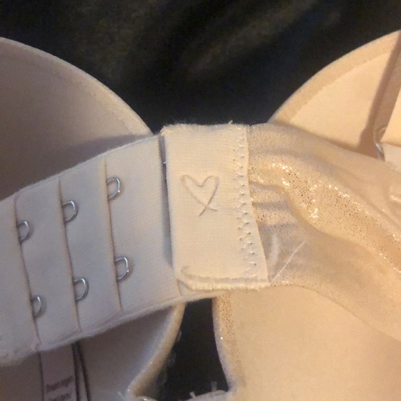 Victoria's Secret Dream Angels Crystal Nude Bra - Picture 11 of 13